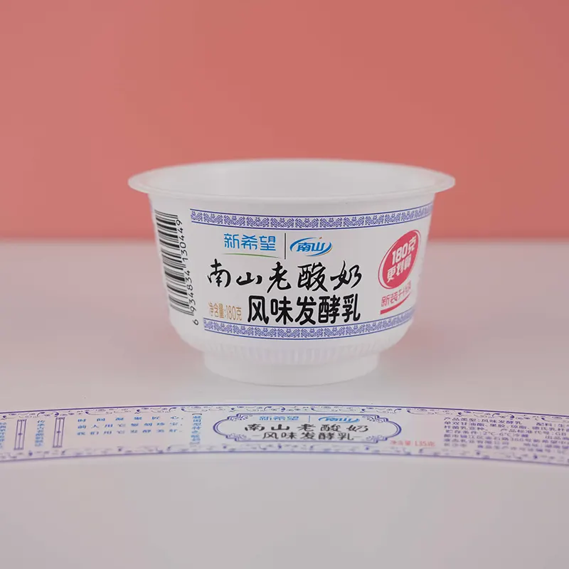 IML Label PP Yoghurtbeker door spuitgieten